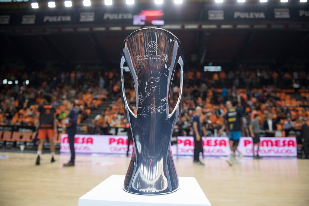 Tot apunta a que el València Basket jugarà l'Eurocup, encara que la indecisió de París li pot obrir la porta Eurolliga